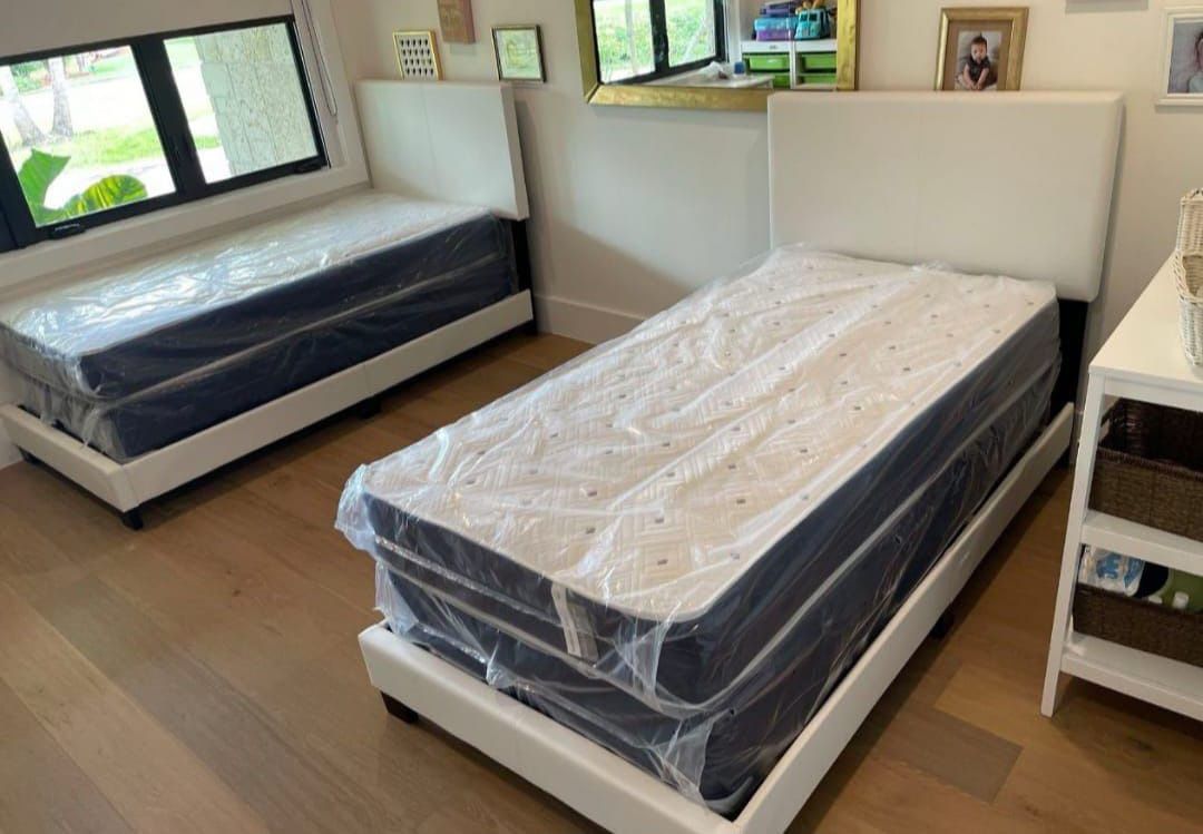 Twin Set Mattress And Box Spring/ Delivery 