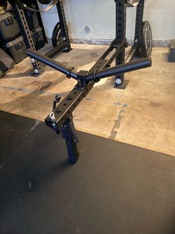 MAMMOTH BELT SQUAT + Dual mounted weight horns + kickstand + Magpin