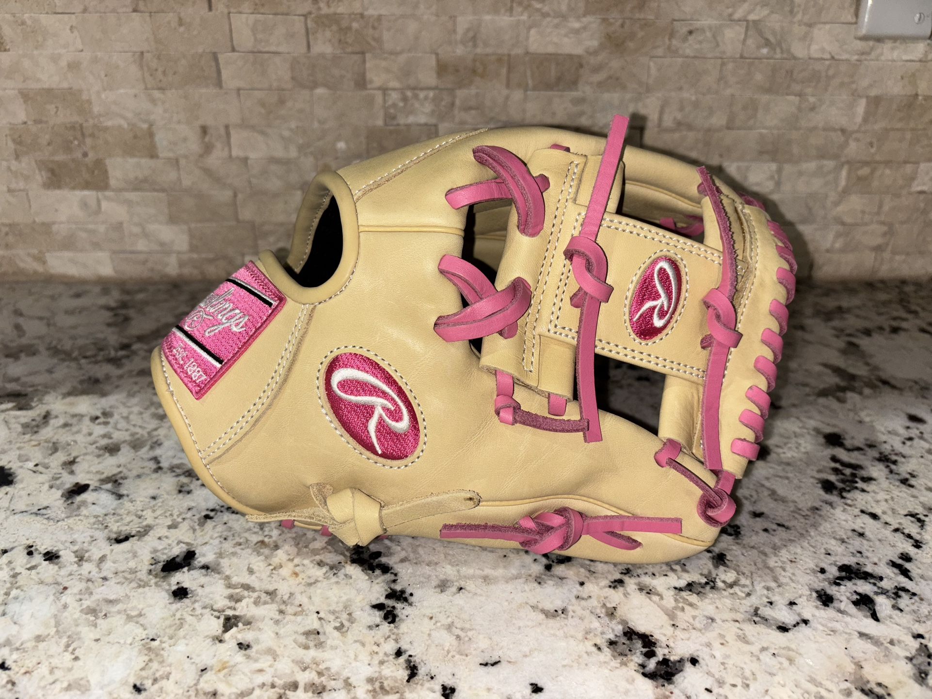 NEW w/tags Rawlings 11.5” Gold Glove Elite GGE1151CP RHT