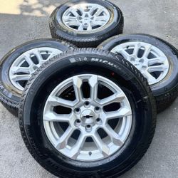 New 18" inch OEM Chevy silverado 1500 Tahoe suburban 6x139.7 6x5.5 wheels rims Michelin 265/65R18 Price Is Firm