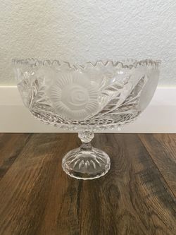 Crystal pedestal bowl