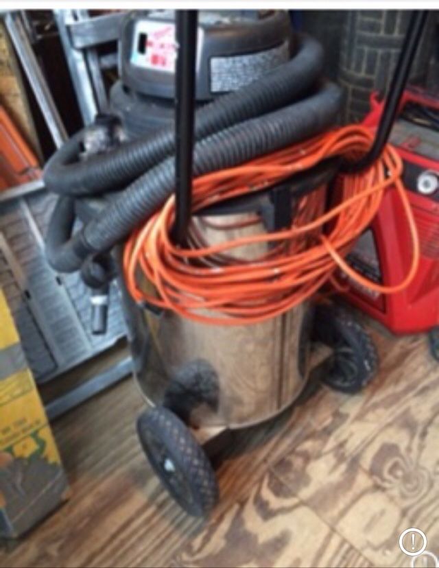 MILWAUKEE CANISTER SHOP VAC NOT WORKING for Sale in East Northport, NY