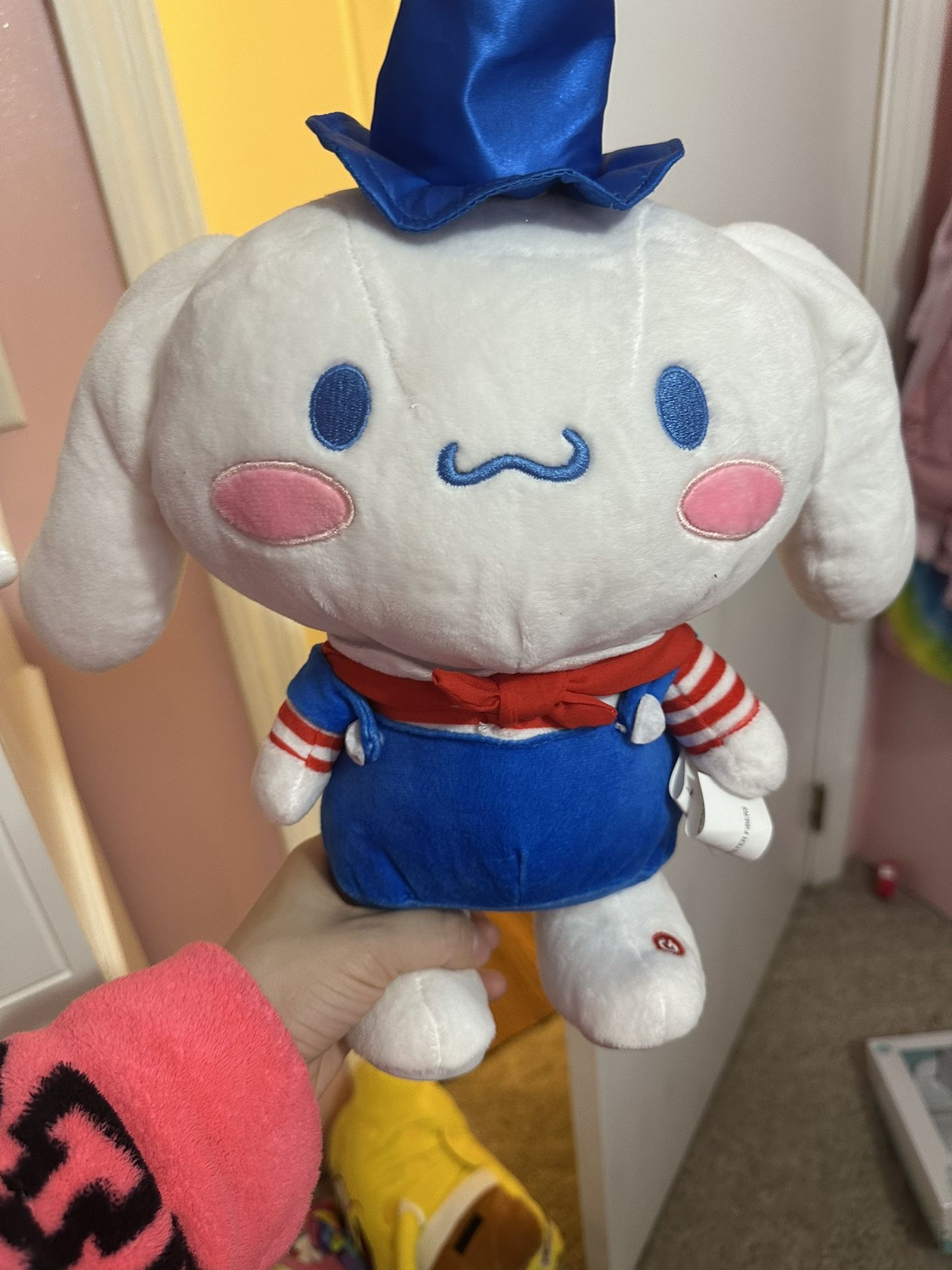 Sanrio Dancing Greeter