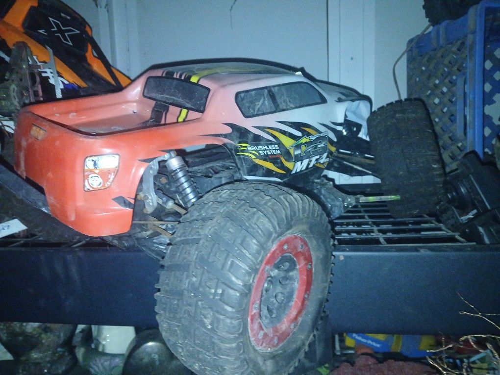 Thunder Tiger MT4 G3 remote-control monster truck