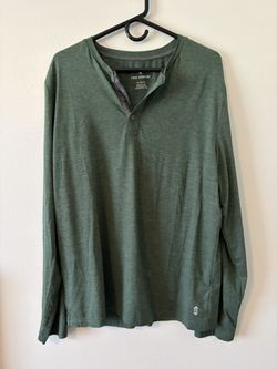 Men’s Long Sleeve Athletic Tee