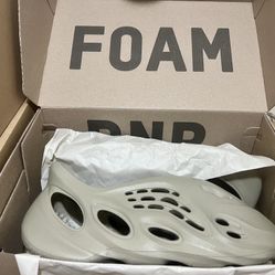 Yeezy Foam RNR - Stone Salt