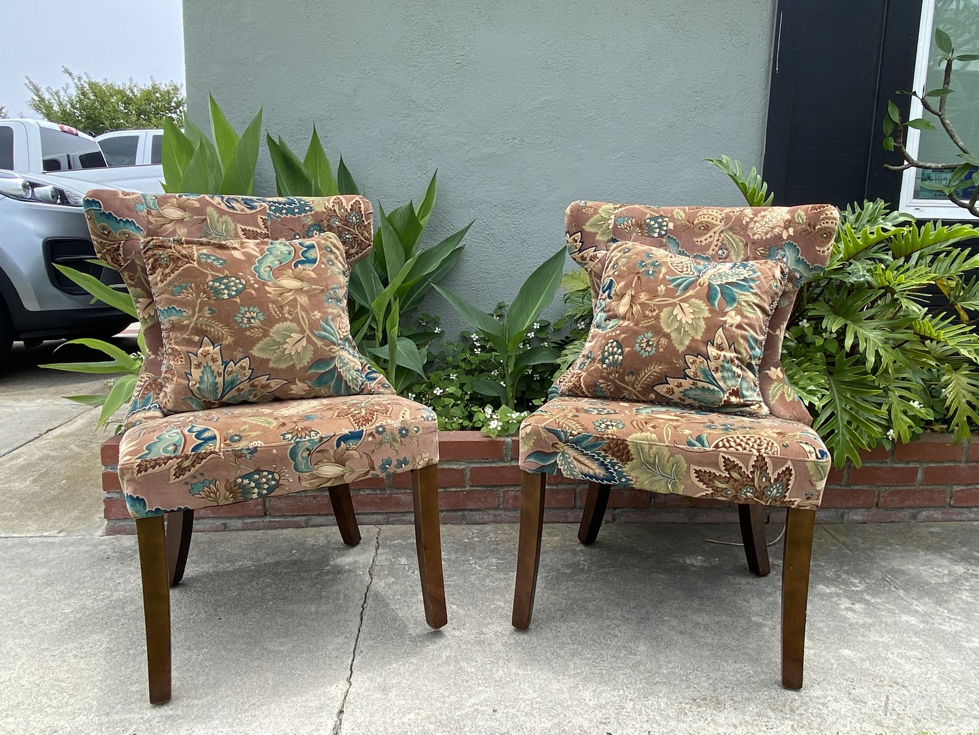 Decorative Chairs