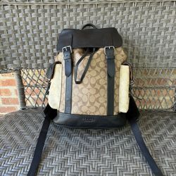 Hudson Backpack In Blocked Signature Canvas