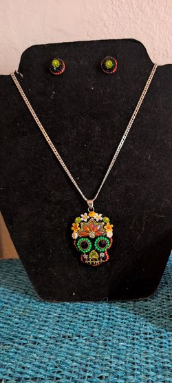 Silver 9.25 pendant skull  earrings and chain