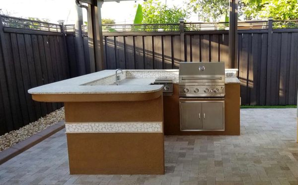 Outdoor Kitchen With Granite Countertop For Sale In Miami Fl