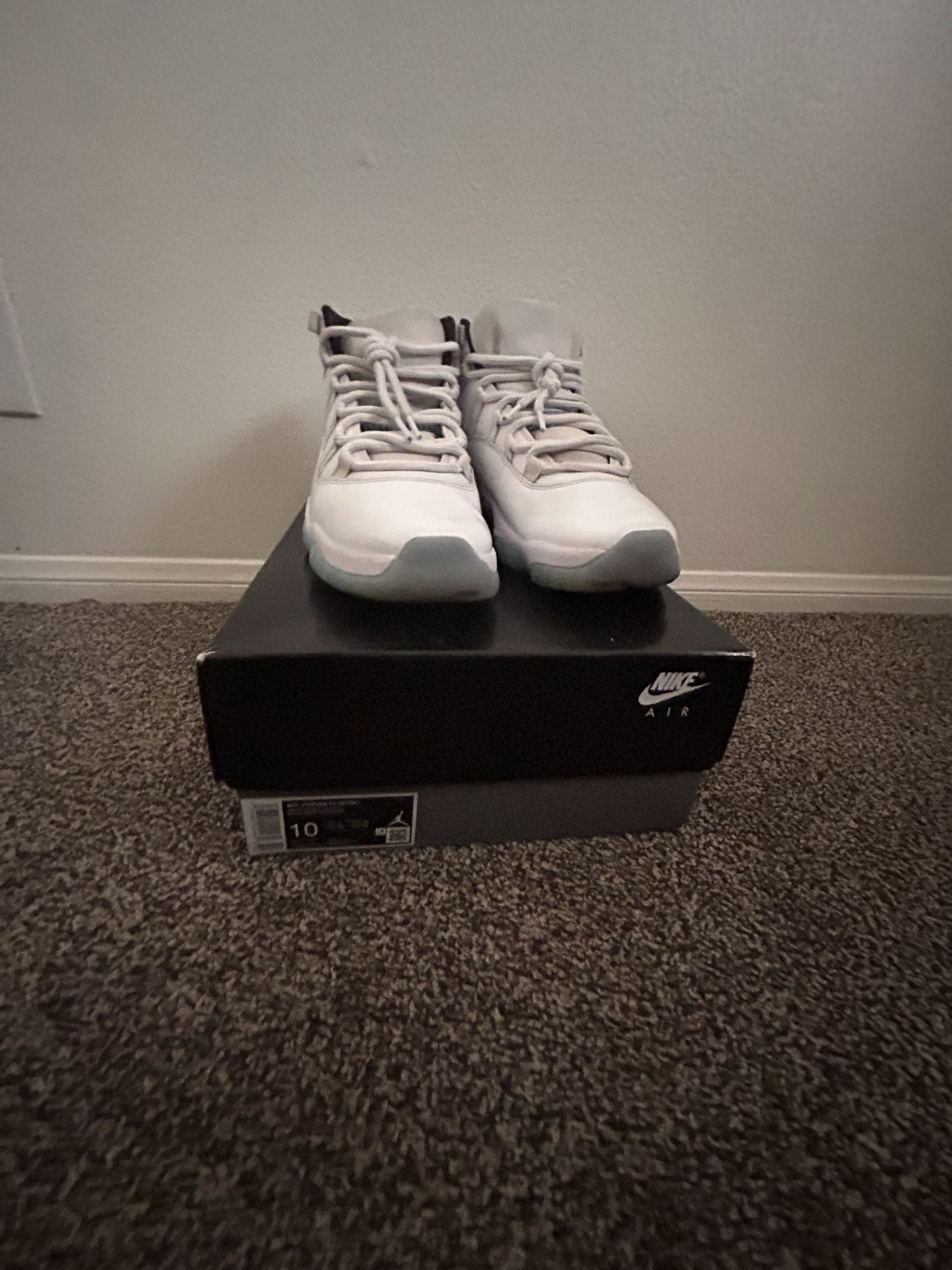 Jordan 11 legend blue