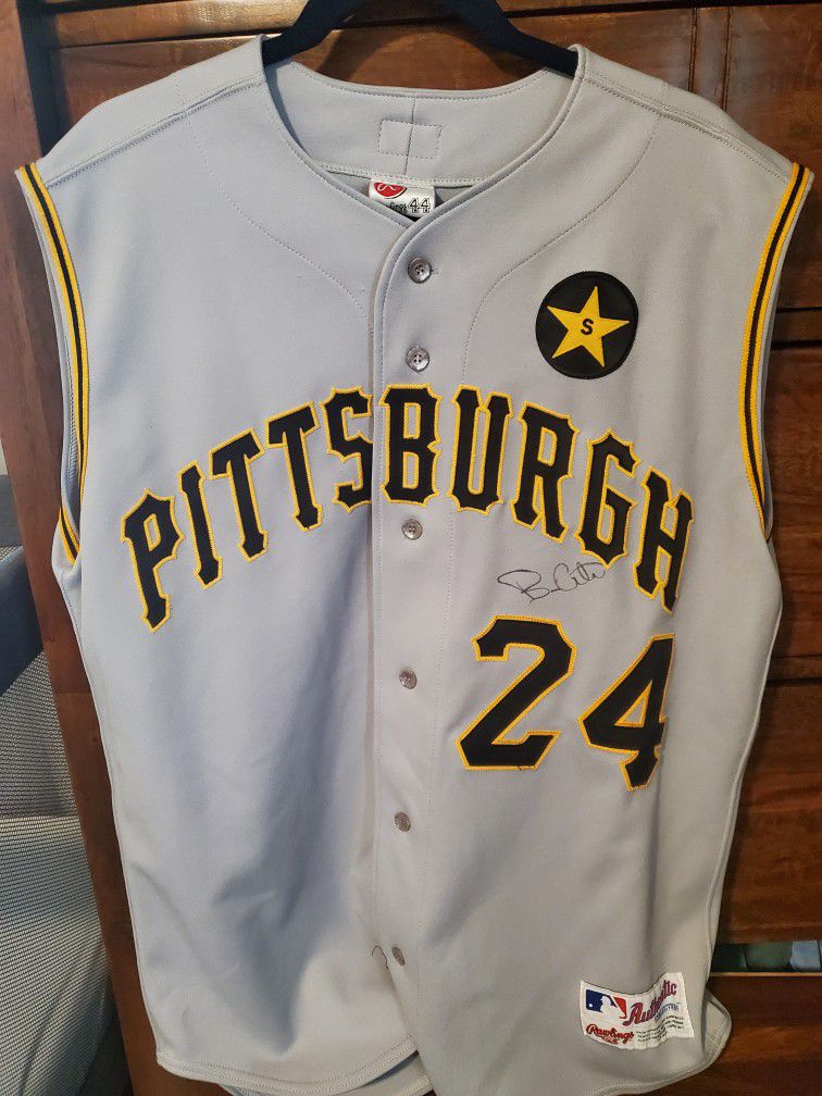 2001 Pittsburgh Pirates Signed Brian Giles Jersey for Sale in Pittsburgh,  PA - OfferUp