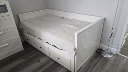 Daybed with 3 drawers 