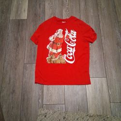 Red Coca-Cola Christmas T-shirt Size L