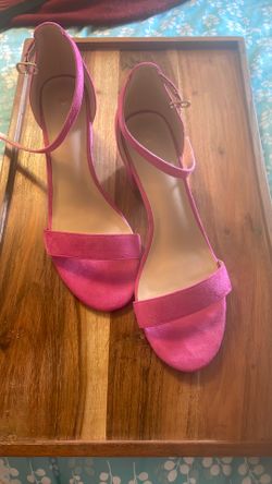 Hot pink heels size 9 1/2 *never been worn*
