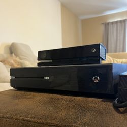Xbox One With Kinect 