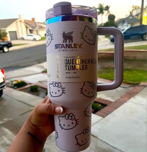 Stanley 40oz Lavender Hello Kitty Tumbler Jug Thermos Flowstate Straw Cup