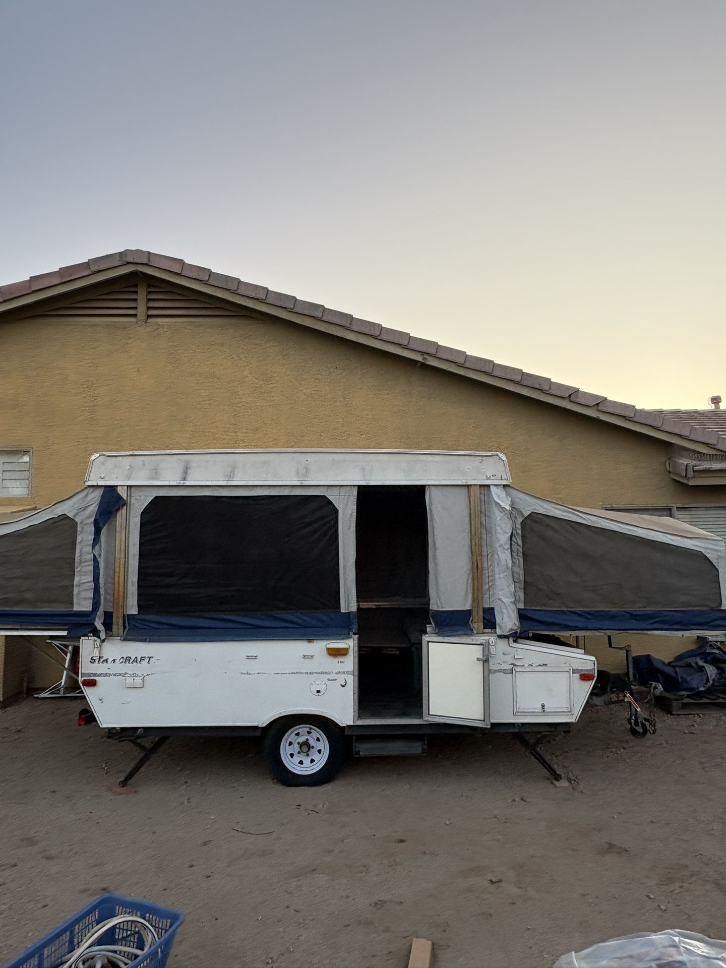 2001 StarCraft Popup camper