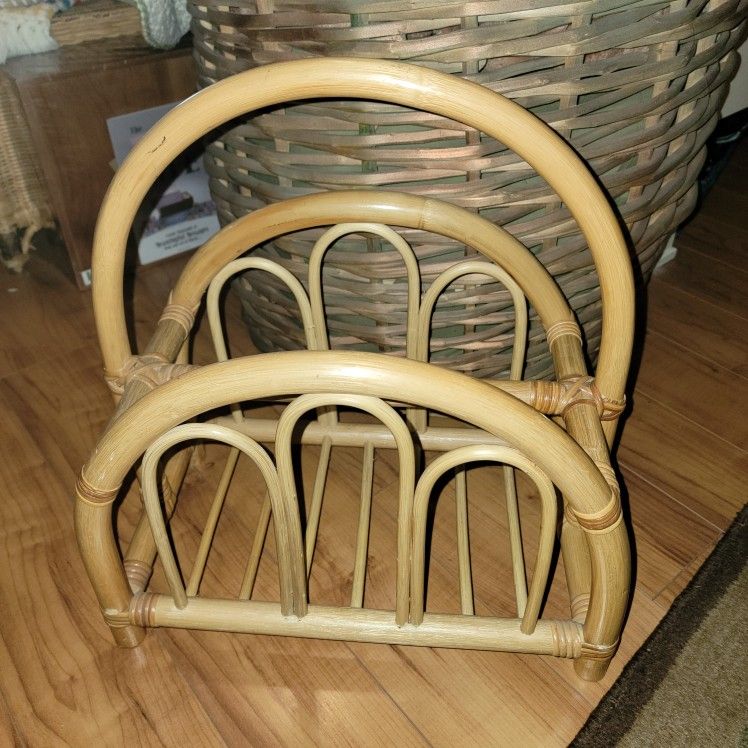 Vintage RATTAN MAGAZINE RACK