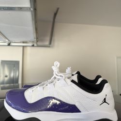 Air Jordan 11 CMFT Low 'White Field Purple' Size 10.5