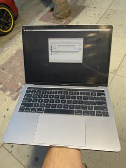 2018/2019 MacBook Pro 13 inch Touchbar 2.3 i5 8gb 256gb AppleCare plus 2022