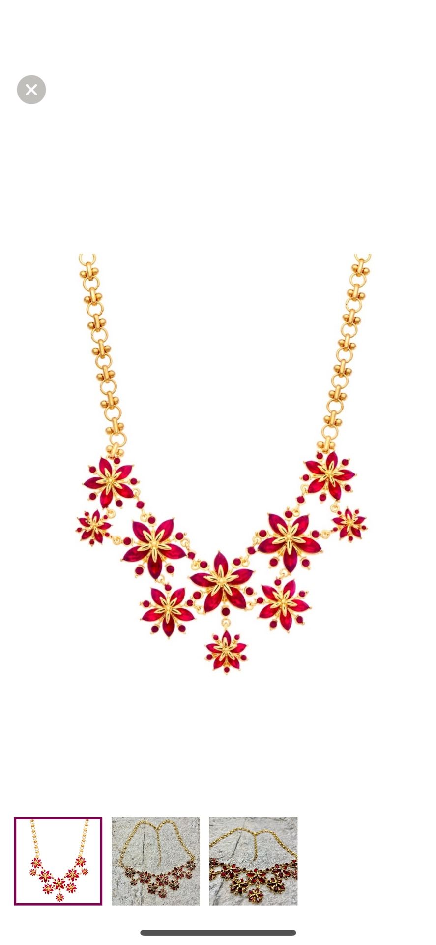 NWOT Gold Tone Poinsettia Pendant Necklace