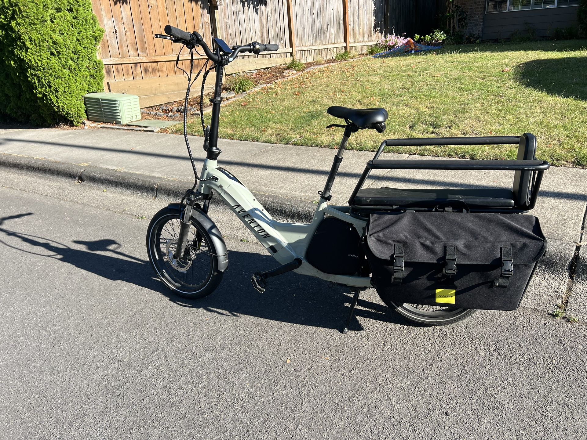 Aventon Abound eBike (Cargo Bike)