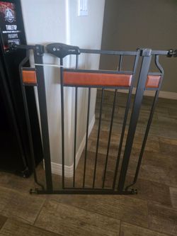 Baby gate by Regalo