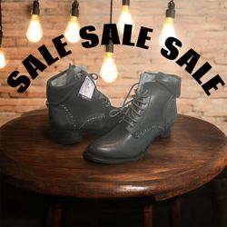 Women boots 