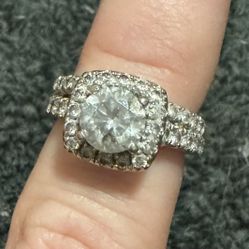 Halo Setting 2K Diamond Wedding Band - Size 4