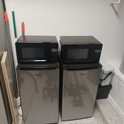 Refrigerator  / Microwave 
