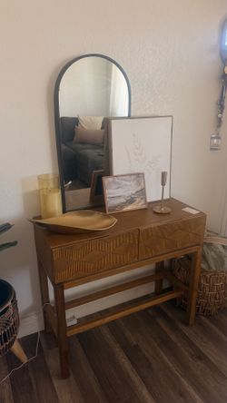 Entry table and mirror