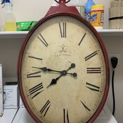 Vintage Battery Powered Clock 🕰 