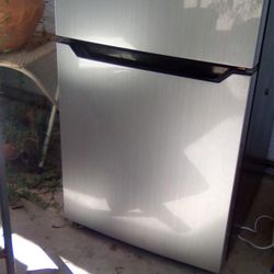 Hisense Mini Fridge 