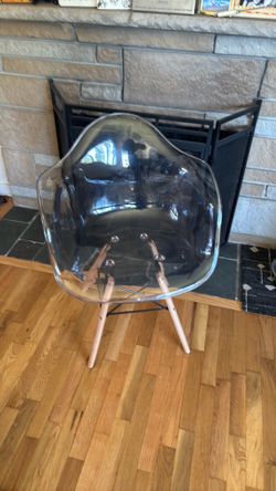 Modern style lucite chair