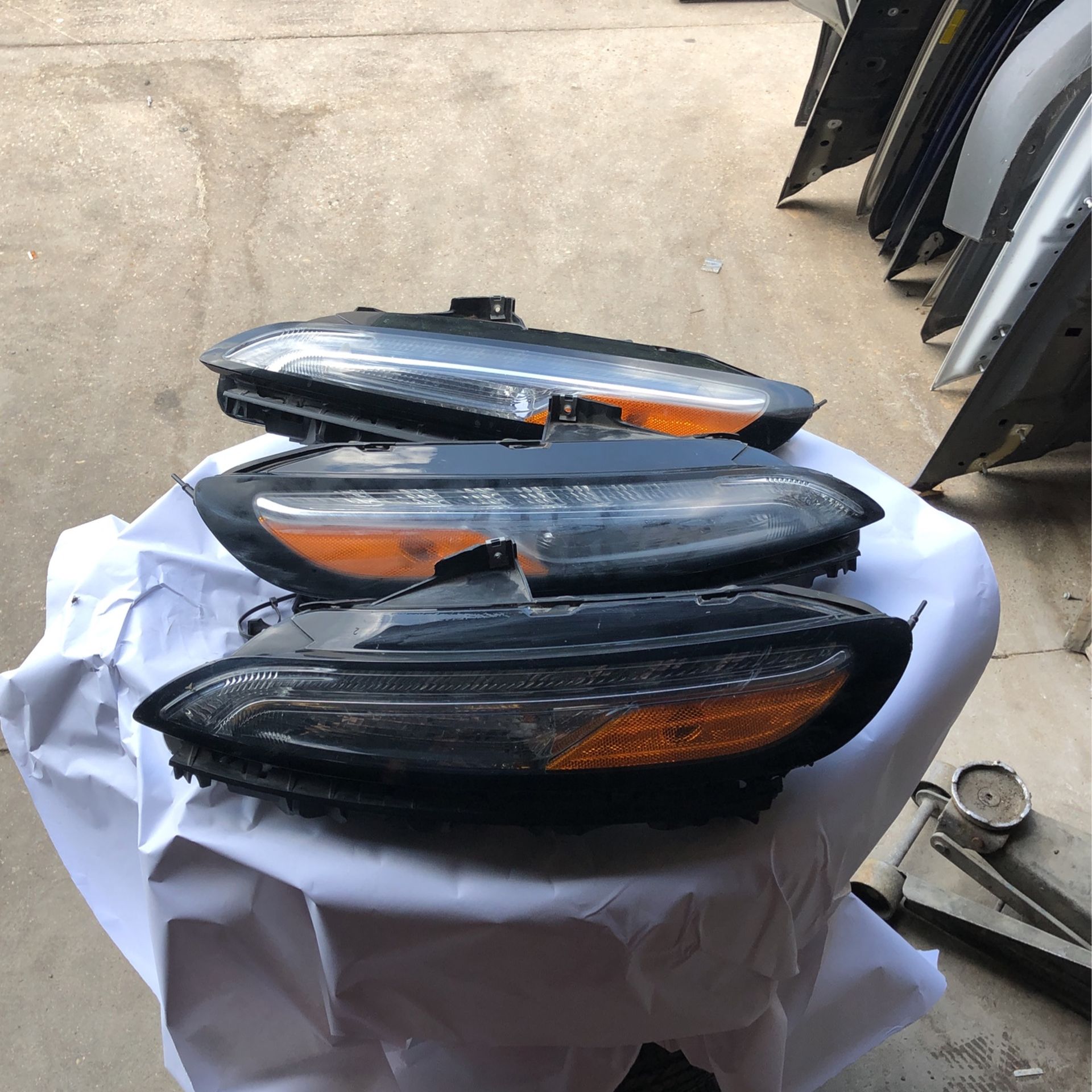 2014-2018 JEEP CHEROKEE LATITUDE SIGNAL LIGHT OEM