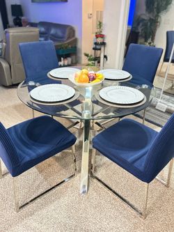 Dinning rooms set with four chair / Juego comedor con cuatro sillas