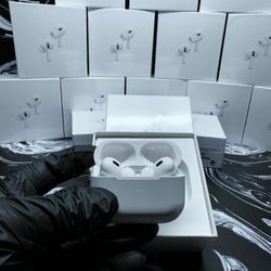 AirPods Pros 2 w/Active Noise Cancelation 
