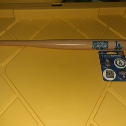 Dodgers World Series Mini Bat With Collectible Pin Set