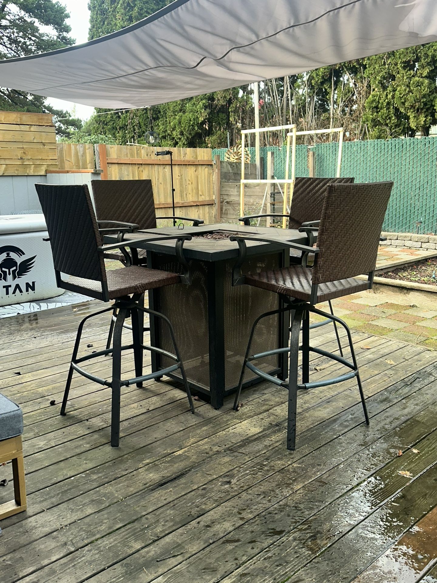 Fire Table with 4 Chairs