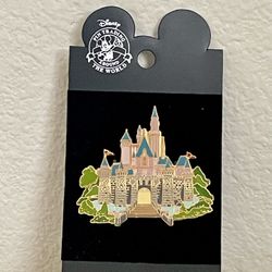 Rare HTF Vintage 2003 Disneyland Resort Sleeping Beauty Castle Pin