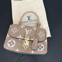 L V Cross Body