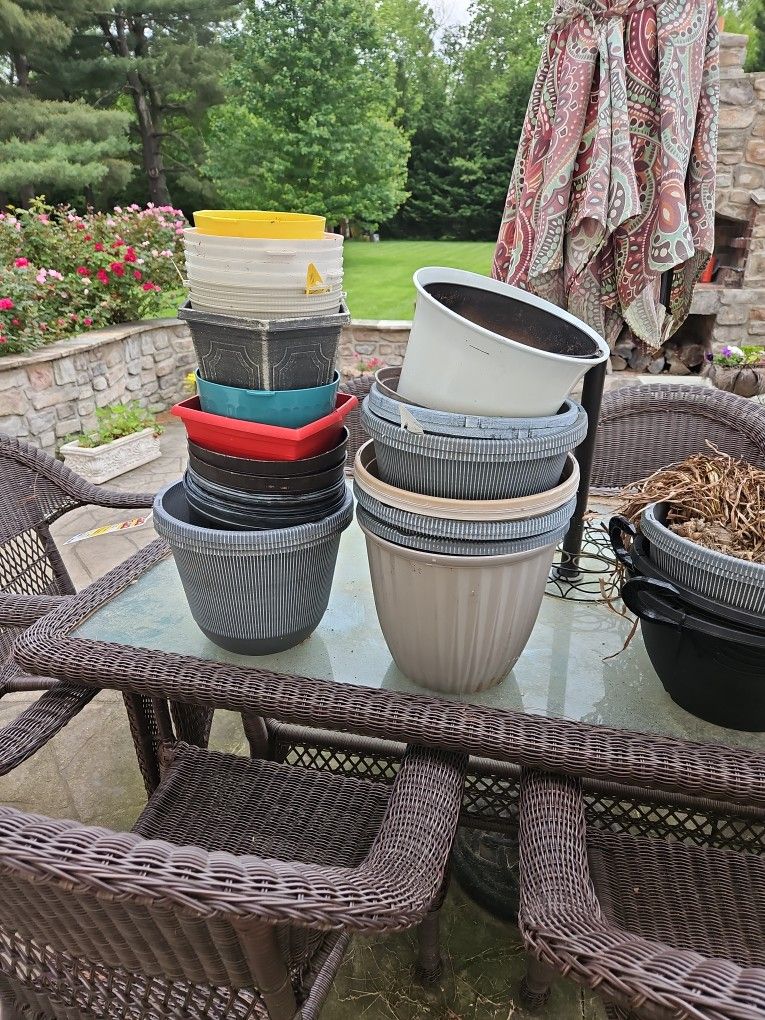 40 + Plastic Pots All Different Sizes
