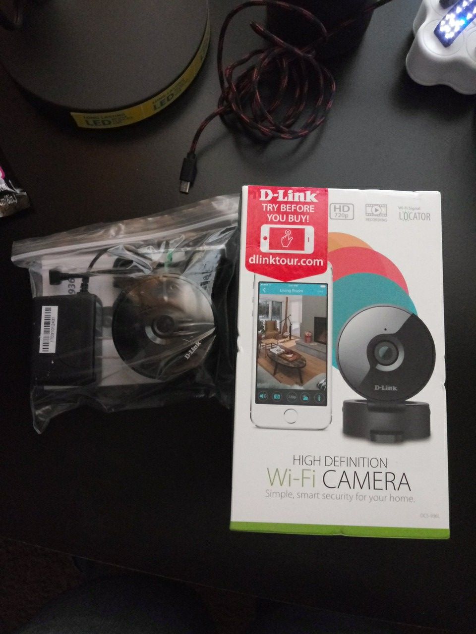 2 Dlink wi-fi cameras