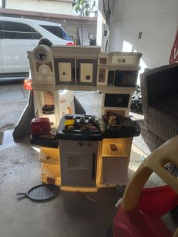 play kitchen
