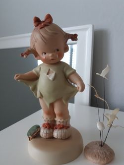 Memories OF Yesterday PORCELAIN FIGURINES All For $27
