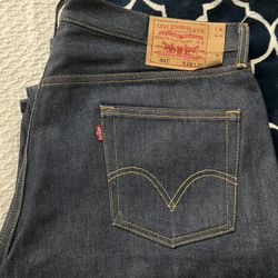 Levi Stratus Jeans 