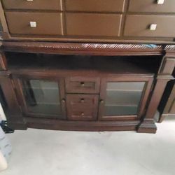 Dresser and 2 nightstands