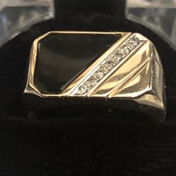 14k Gold Ring With Black Onyx and Diamond Ring
