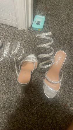 Straps silver heels size 5